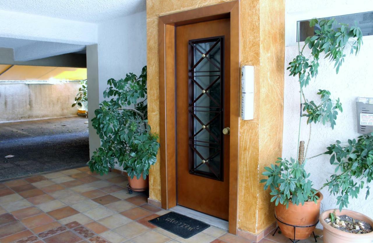 Cozy Studio Apartment In Pireus Экстерьер фото
