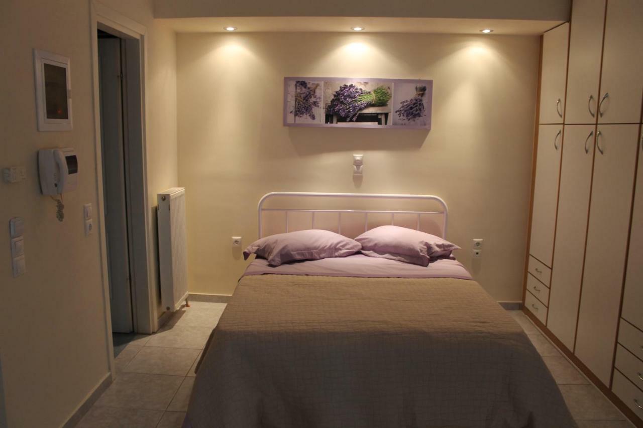 Cozy Studio Apartment In Pireus Экстерьер фото